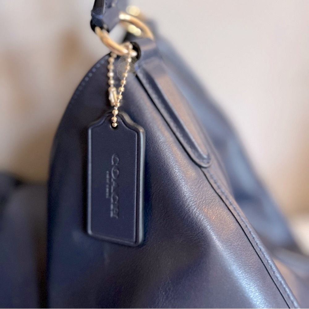 Coach 🌟HP🌟Madison Carlyle Leather Shoulder Bag - Picture 6 of 11